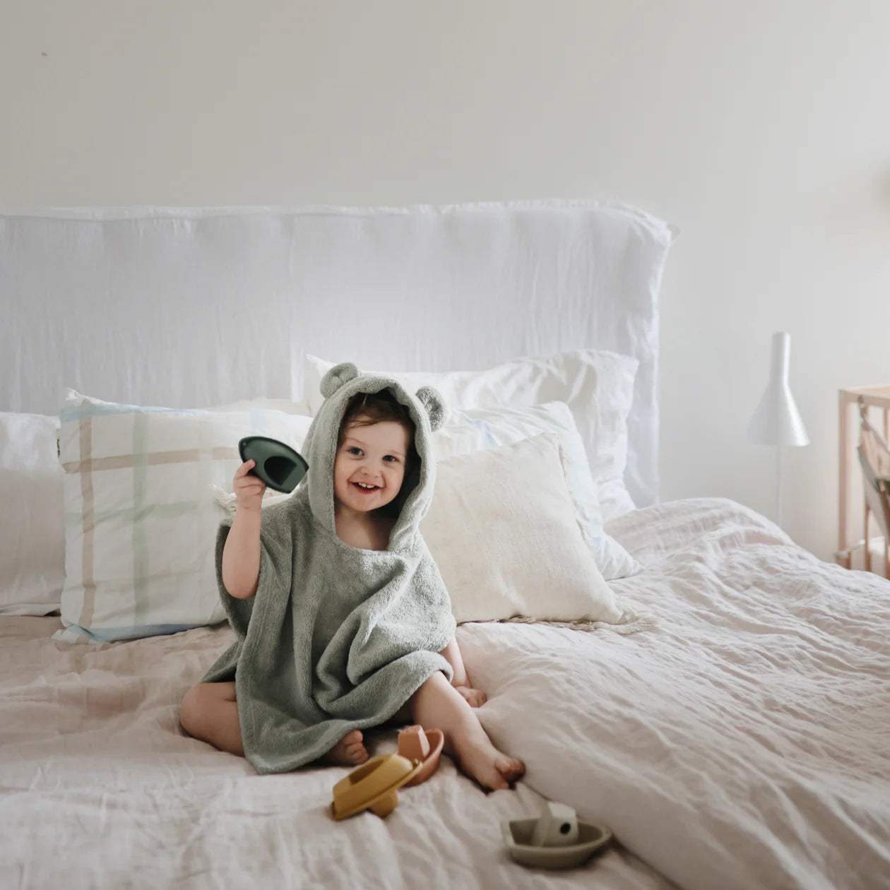 Bear Poncho Towel - Fog