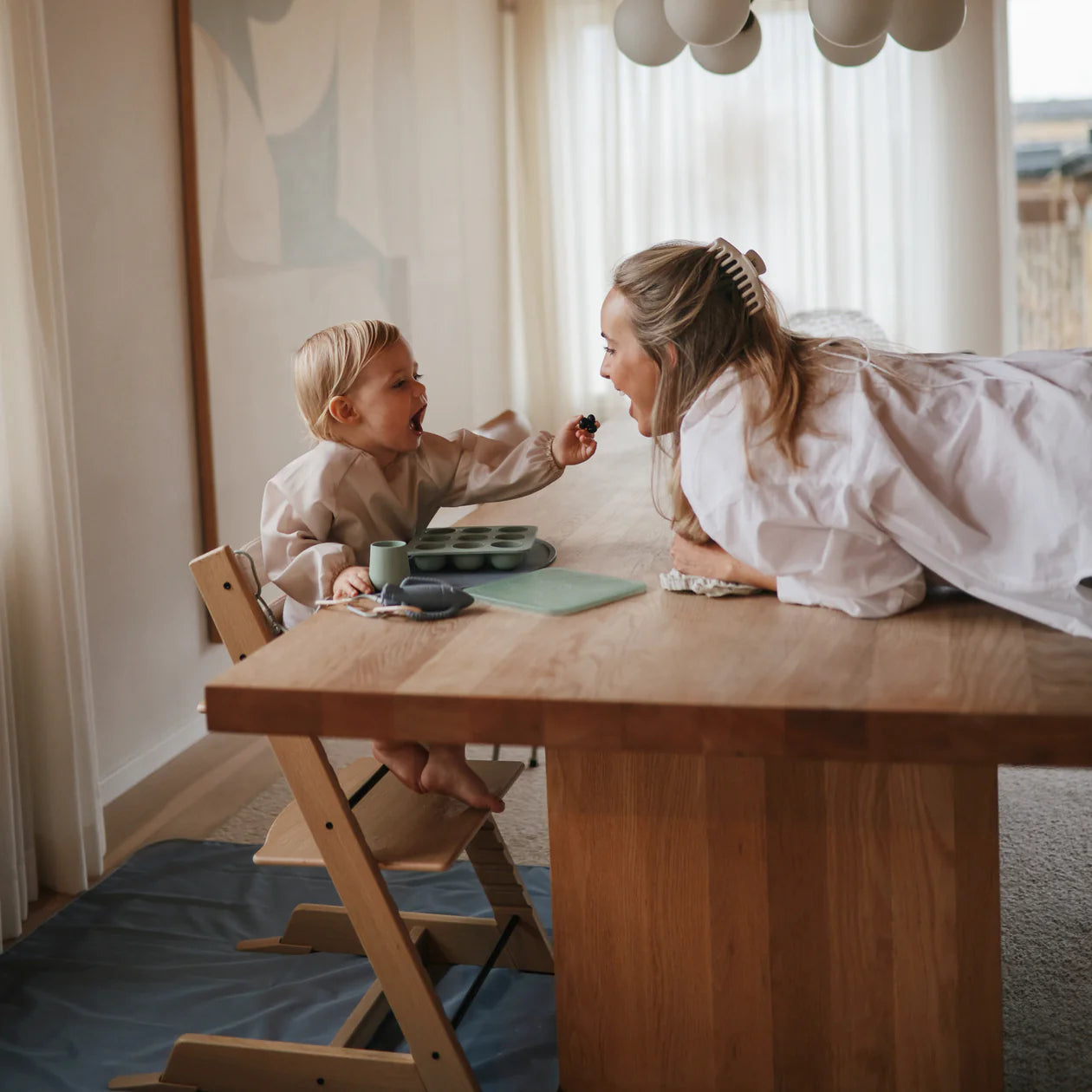 Long Sleeve Bib - Dinosaurs