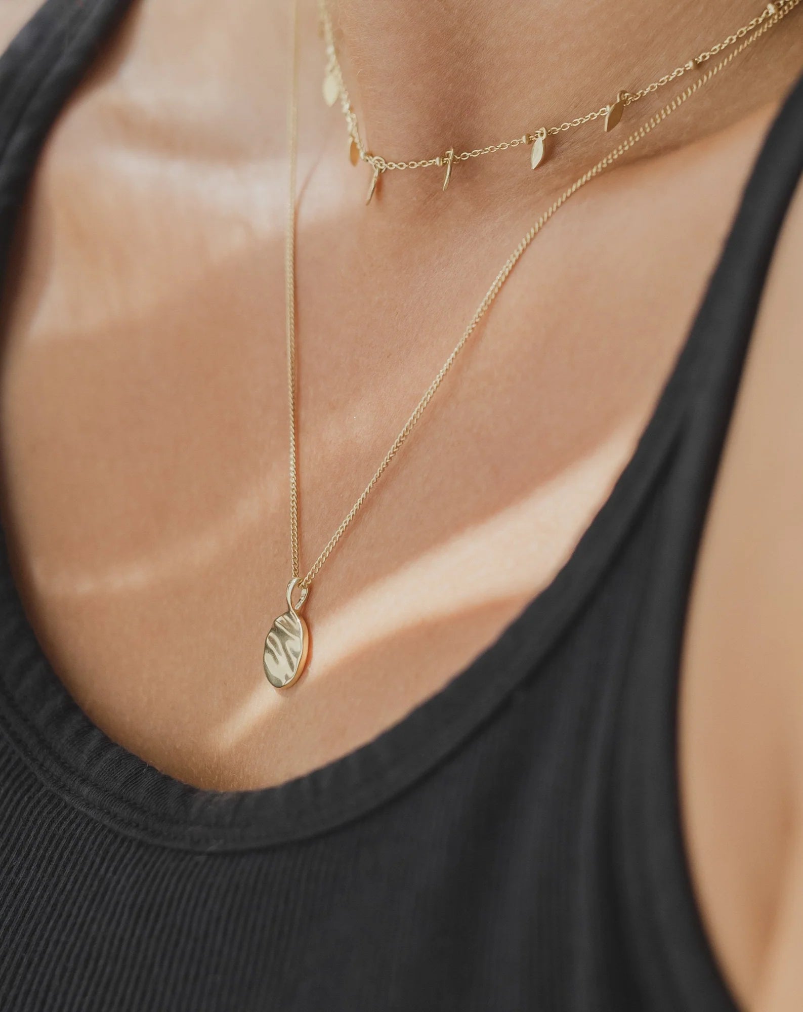 Isla Circle Necklace - Gold