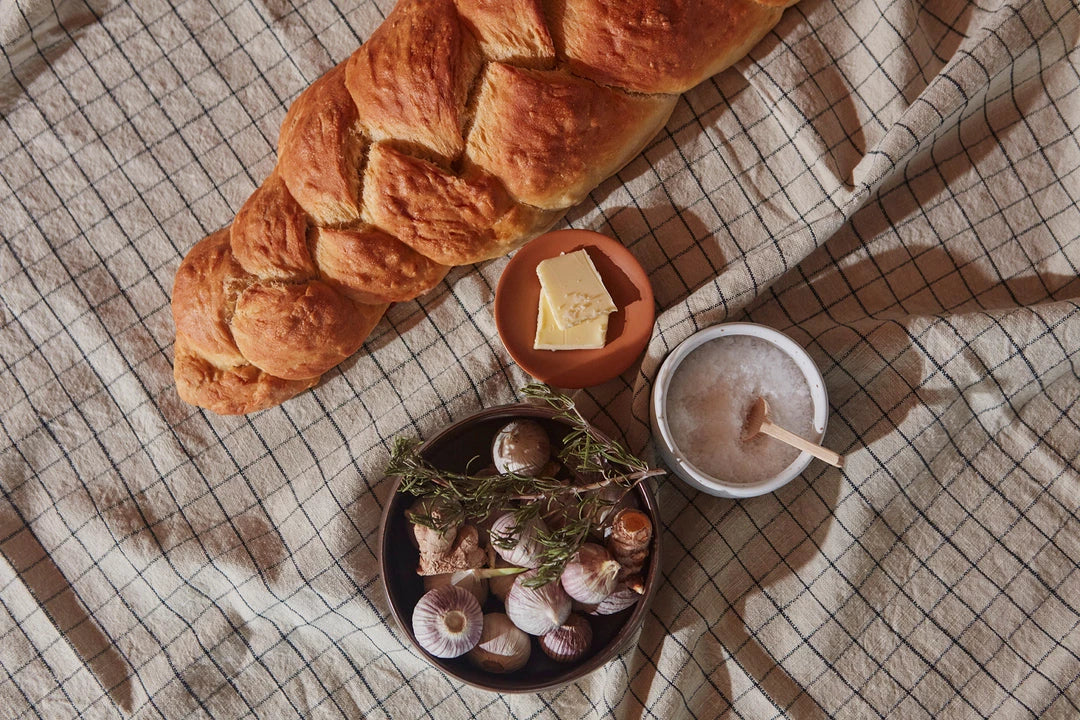 Grid Tablecloth - Clay / Black - 260x140 cm