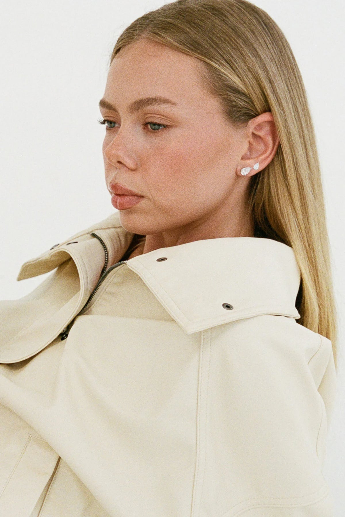 Pear Studs 2CT - Gold