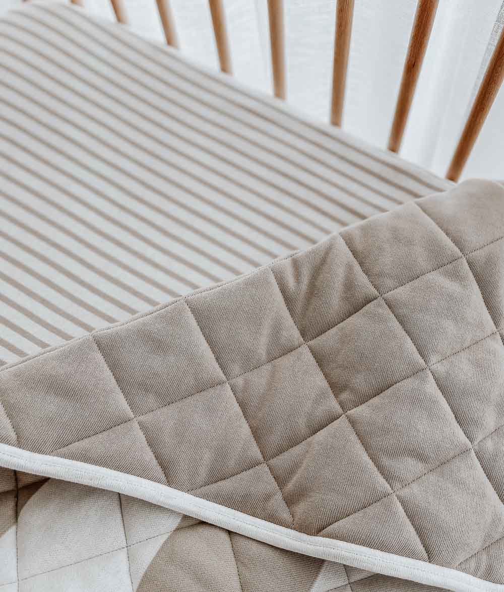 REVERSIBLE QUILT - GREIGE STRIPE