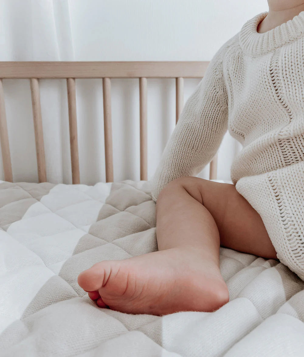 REVERSIBLE QUILT - GREIGE STRIPE