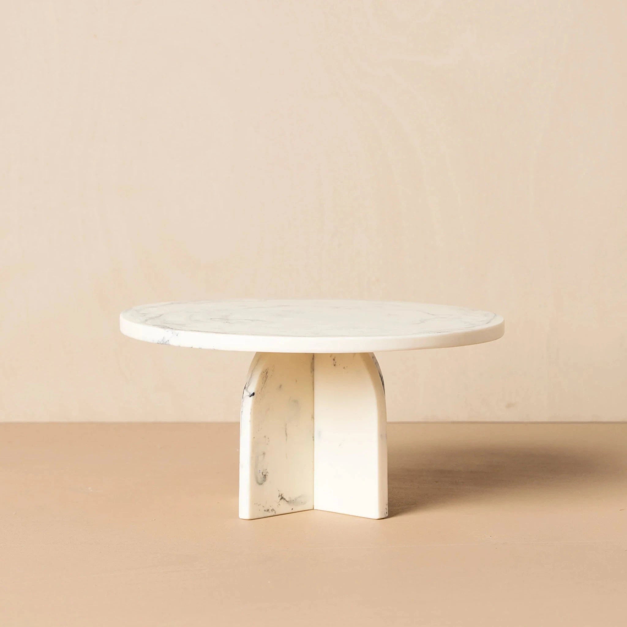 Flow Resin Cake Stand - Merle