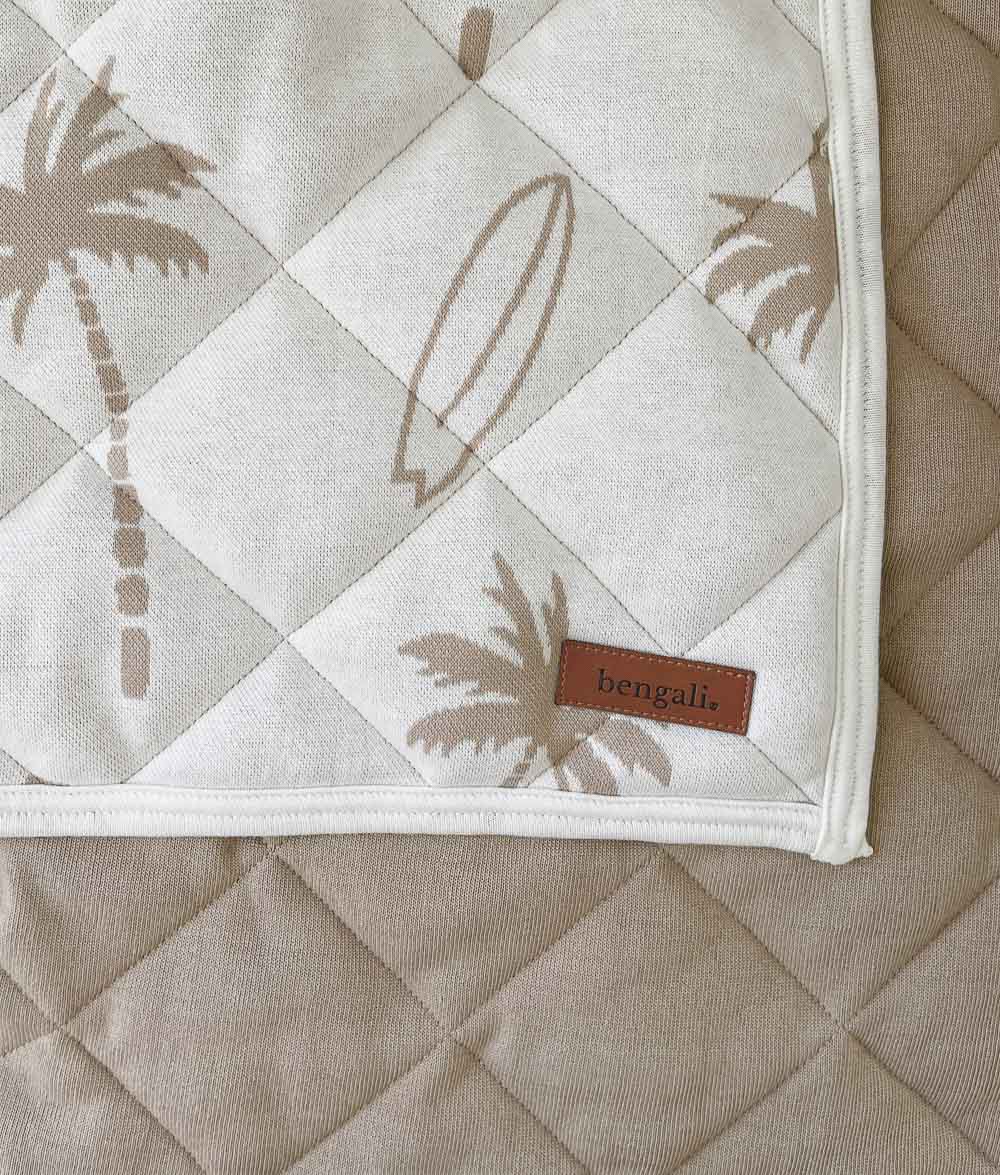 REVERSIBLE QUILT - NATURAL SURFING PALM