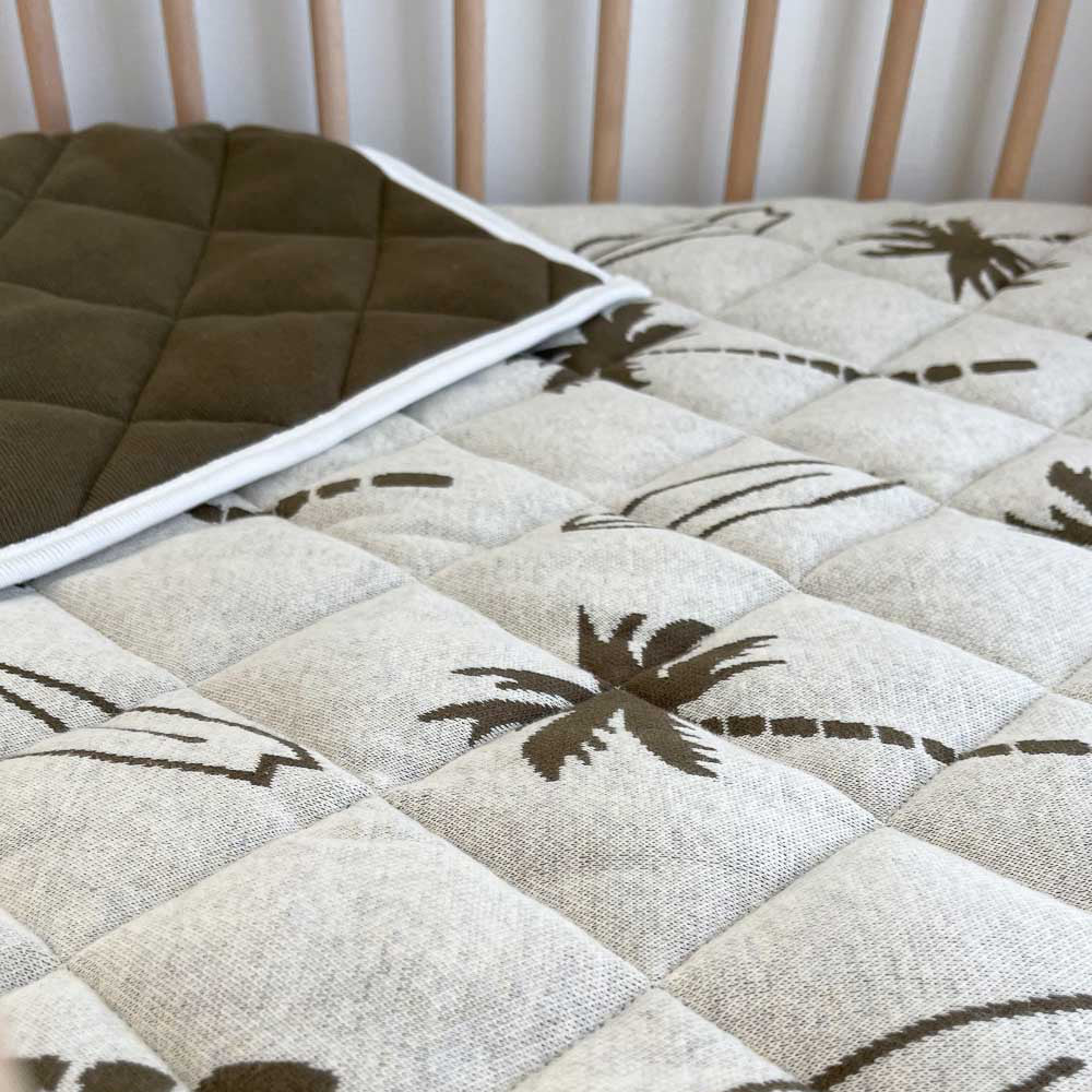 REVERSIBLE QUILT - OLIVE SURFING PALM