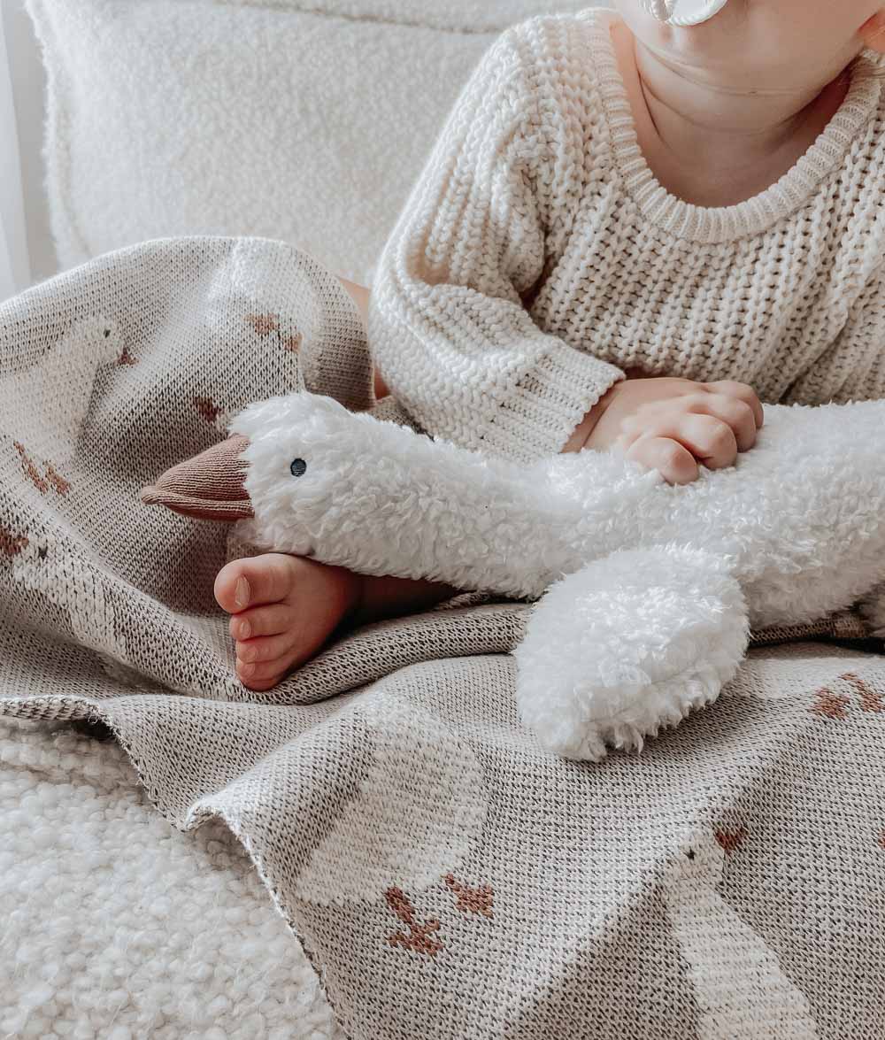 GOOSE BLANKET